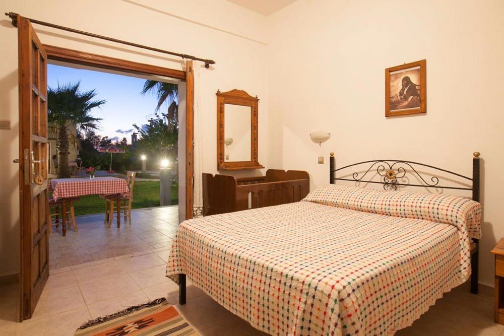 Glaro Garden Hotel Agia Trias Εξωτερικό φωτογραφία